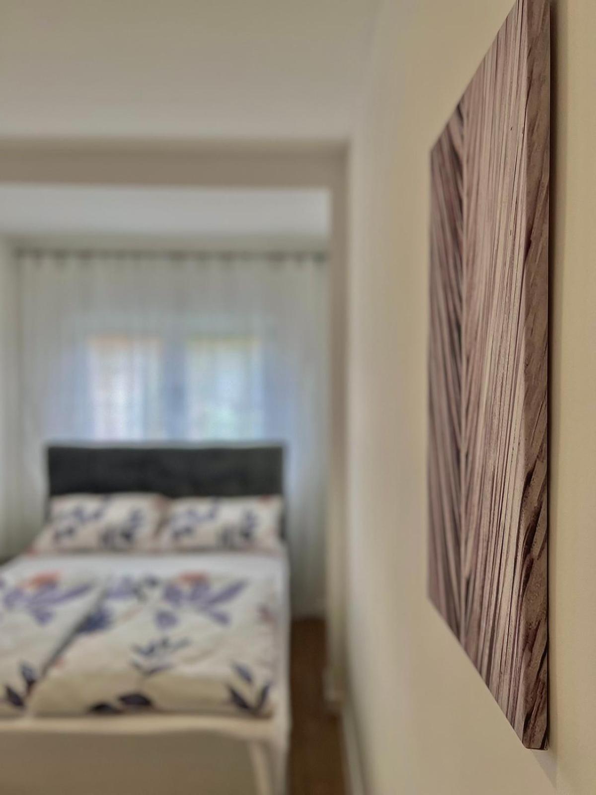 מוסטר New Luxe Apartments מראה חיצוני תמונה