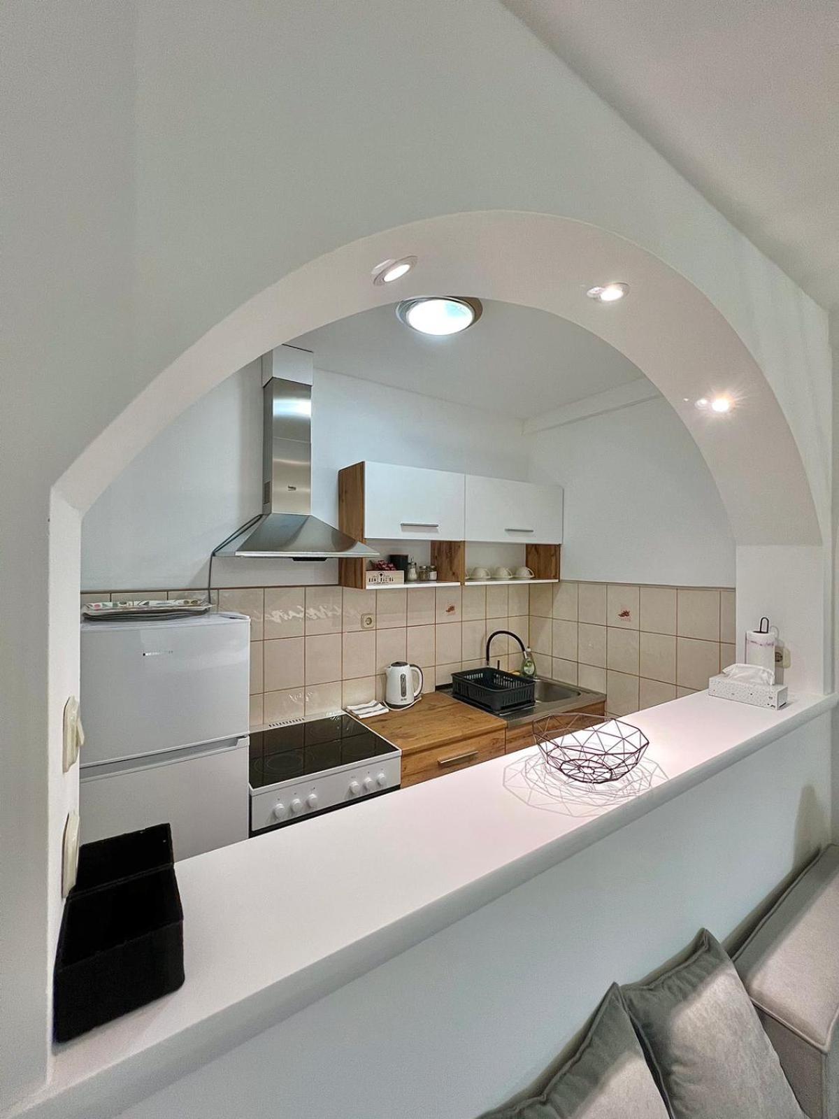 מוסטר New Luxe Apartments מראה חיצוני תמונה
