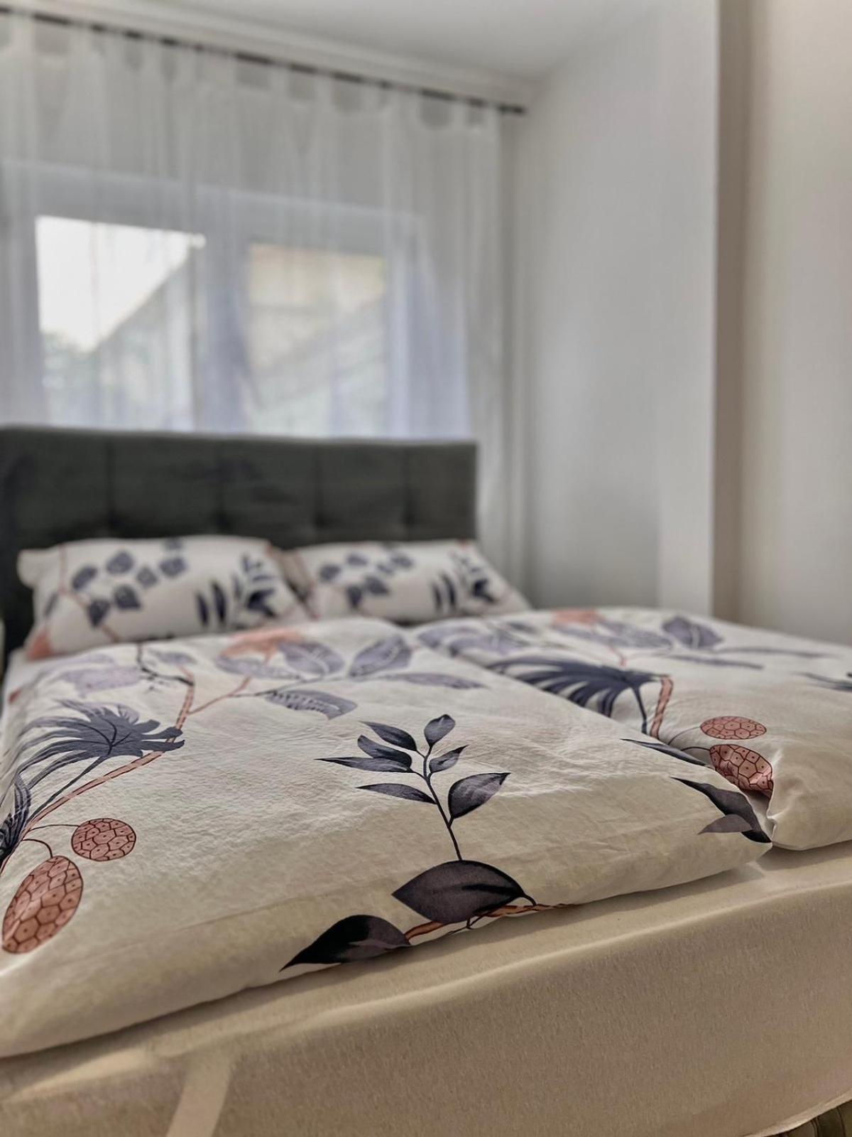 מוסטר New Luxe Apartments מראה חיצוני תמונה