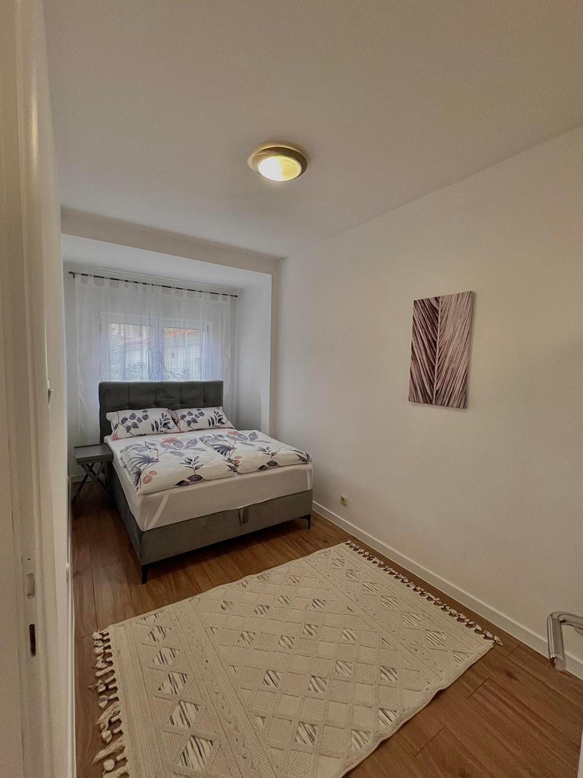 מוסטר New Luxe Apartments מראה חיצוני תמונה