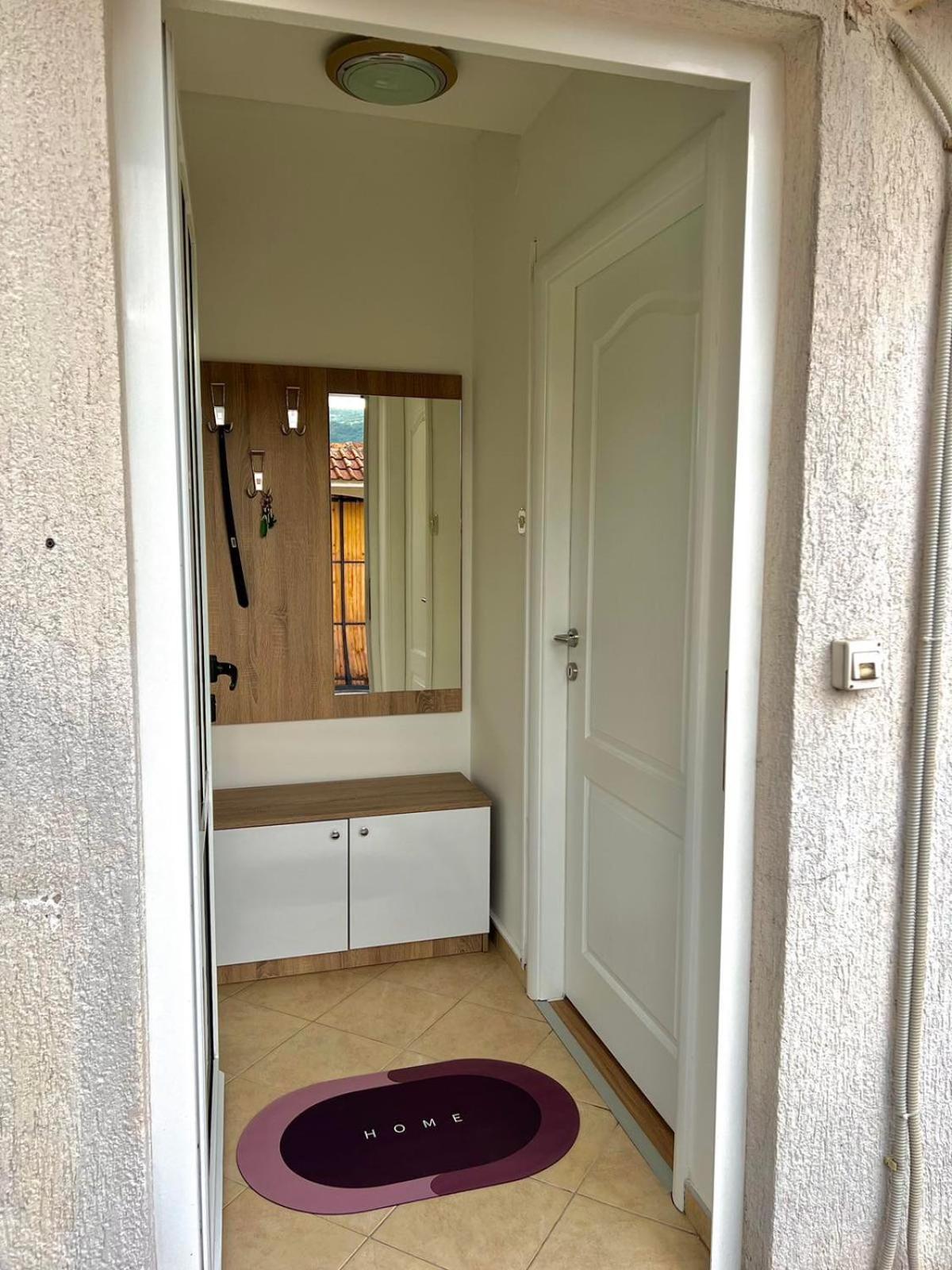 מוסטר New Luxe Apartments מראה חיצוני תמונה
